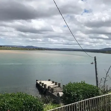 בית אירוח Mc Grath's *